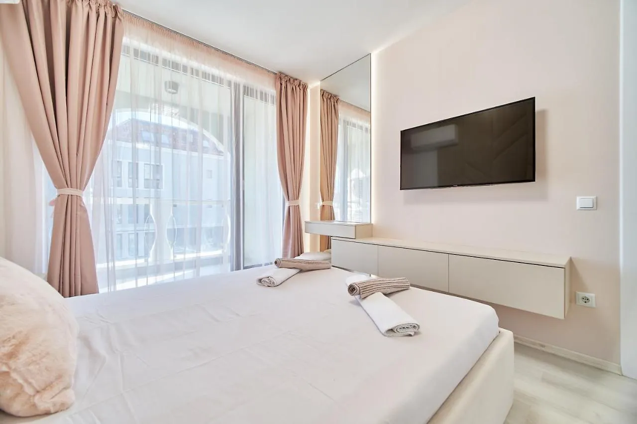 Mediterranea Complex - Luxury Apartment With Sea & Pool View! Varna